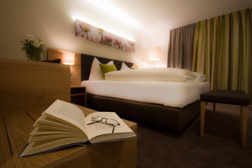 Hotel-Gasthof Beim Boeckhiasl Neukirchen an der Vockla Luaran gambar